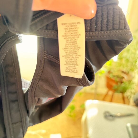 Nike Black Medium Support Sports Bra – Glossy NIKE Logo - like new - Picture 2 of 3